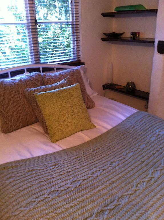 Thatched Farm Bed And Breakfast Вудбридж Номер фото