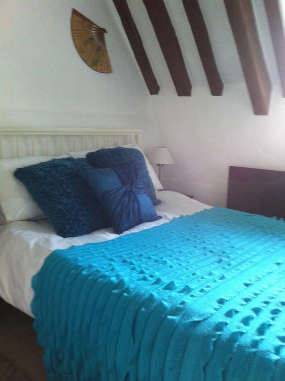 Thatched Farm Bed And Breakfast Вудбридж Номер фото